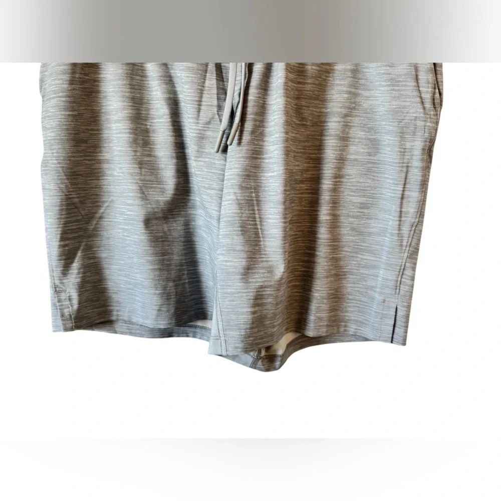 Lululemon Men’s The 9” Linerless Short Size M with Liner